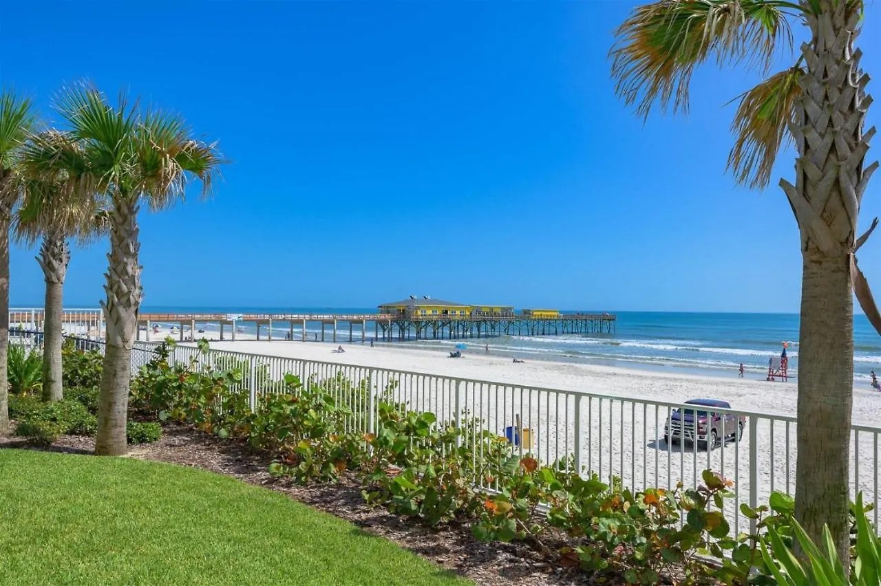 Apartment Unit 103 Aruba - 3 Bedroom Ocean Front Daytona Beach
