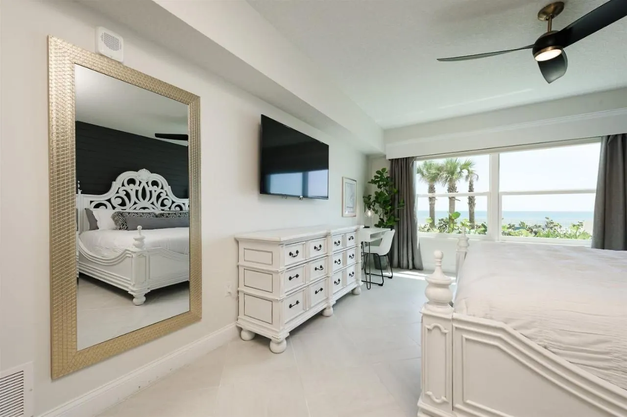 Apartment Unit 103 Aruba - 3 Bedroom Ocean Front Daytona Beach United States